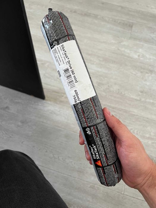 SikaTack Drive Лучшее клеевое решение для замены автомобильных стекол