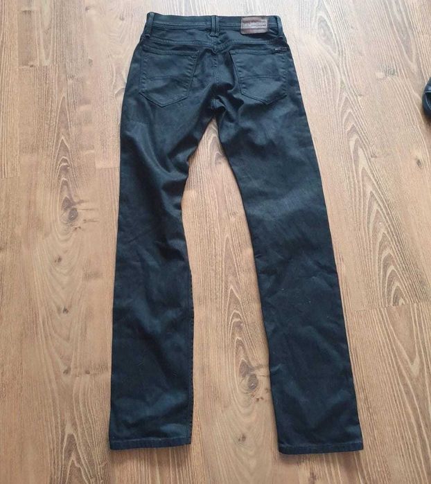 Blugi negri Tommy Hilfiger Denim - femei - mărimea 29/34