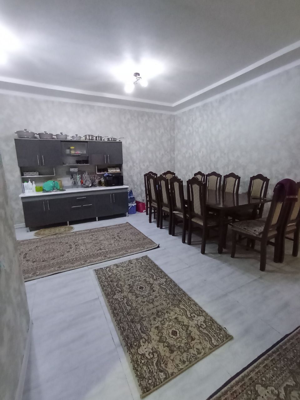 Food city va Katta qo'yliq bozori chorraxasida uy sotiladi 3 sotix 4 x