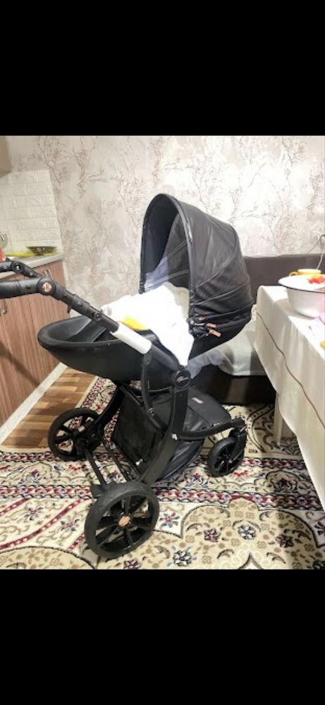 Продам коляску срочно