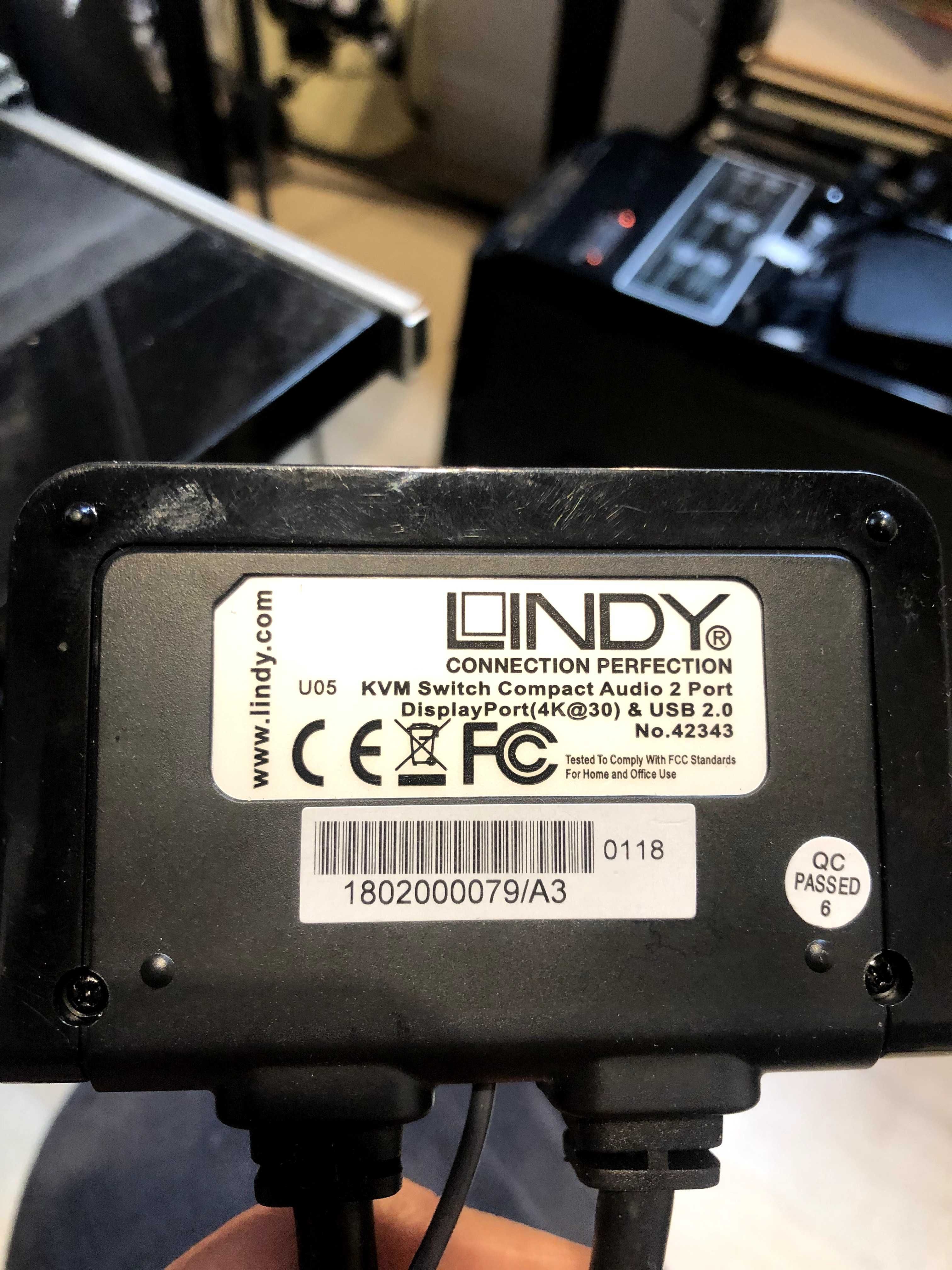 Comutator KVM LINDY, 2 porturi HDMI 2.0, USB 2.0, Negru