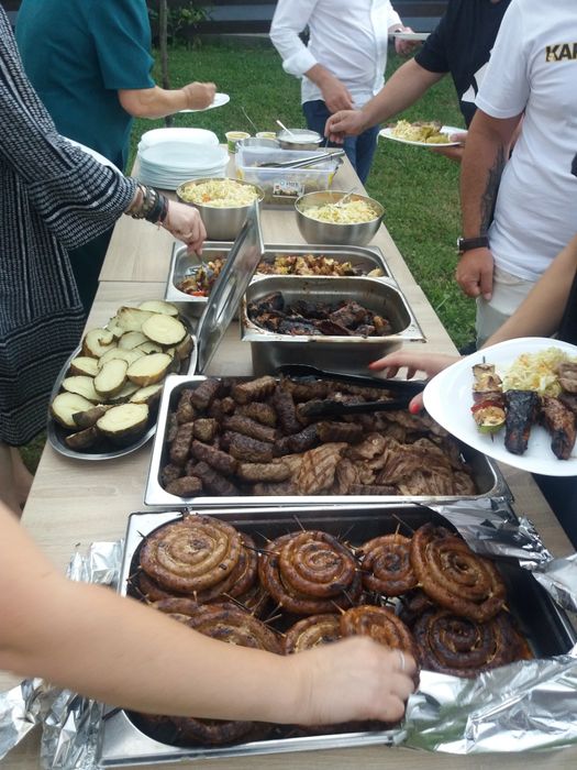 Proțap rotisor tucuri avem o gamă variată de aperitive și de produse