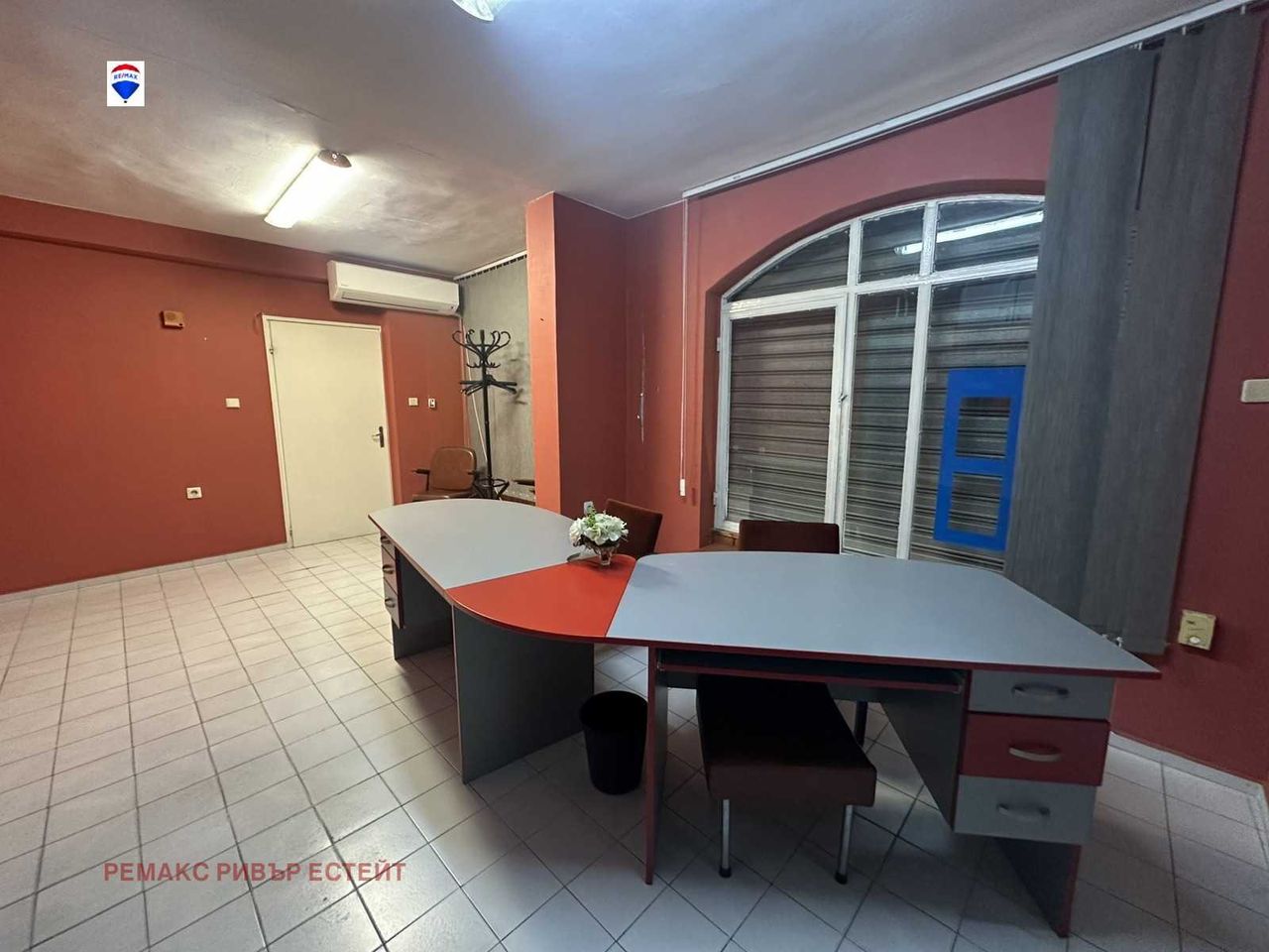 Дава се под наем Офис в Русе, Център - 31 кв.м за 204 € - Снимка #3