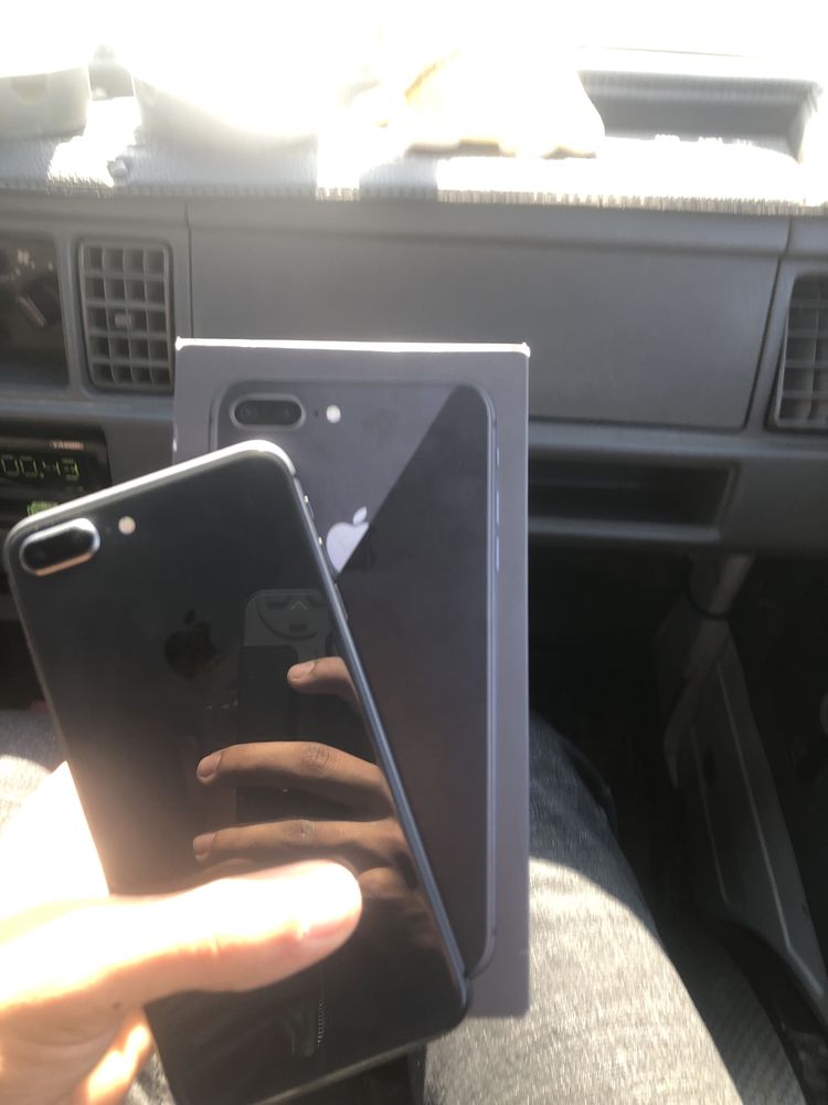 iphone 8+ 64tali aybi bor