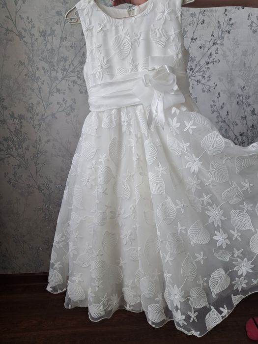 Продам платья для принцессу