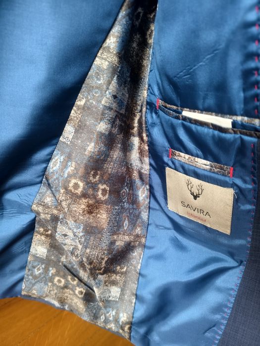 Sacou bărbătesc albastru cu cravată albastră