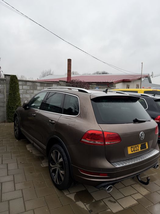 Dezmembrez vw touareg r line 3.0 diesel cod motor CRCA