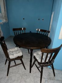 Кухненска маса със столове
