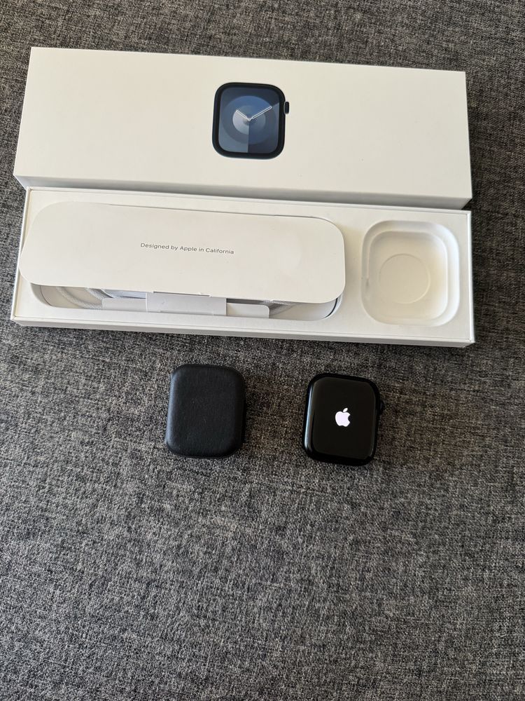 Apple Watch Series 9 (45mm, Midnight, AI M/L, GPS)