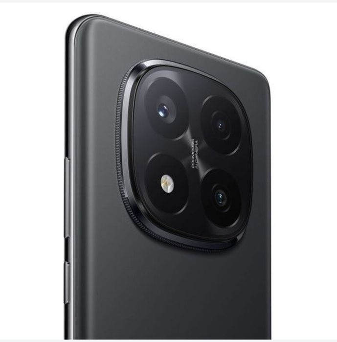 Дисплей: 6.67" AMOLED - 1220 x 2712
Чип: Qualcomm Snapdragon 7s Gen 3
