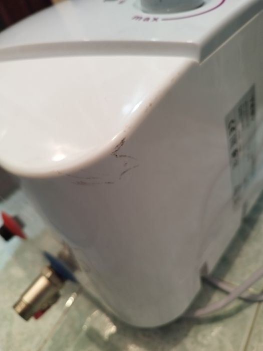 Компактен 7 л бойлер TESY за монтаж над или под мивка
GCA 0715 G01 RC