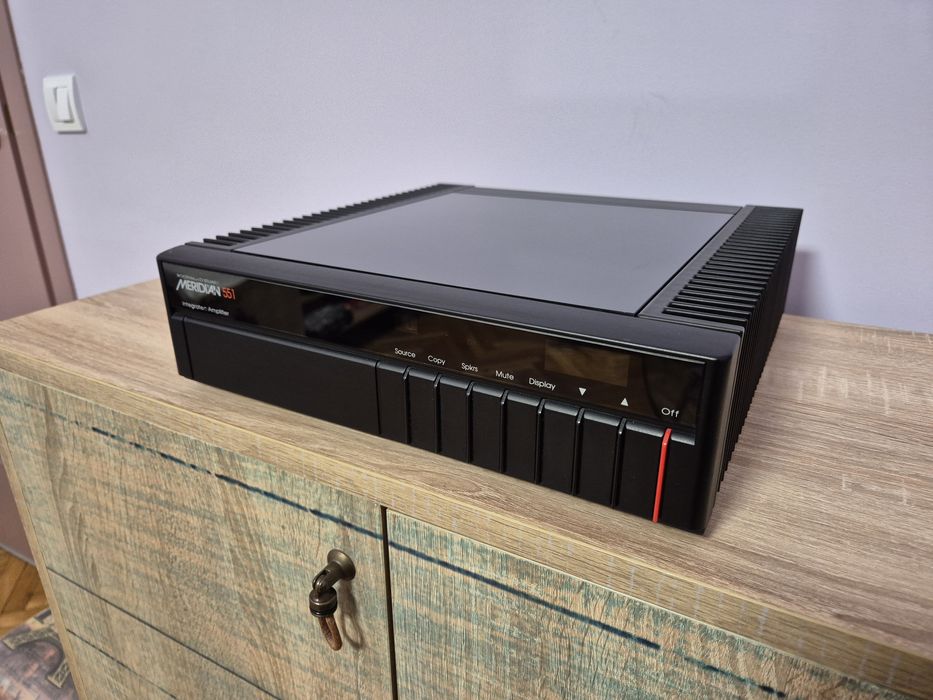 Усилвател Meridian 551 + MSR remote control