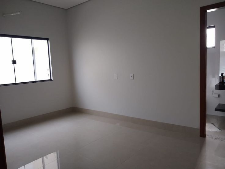 Vand case pe structura metalica