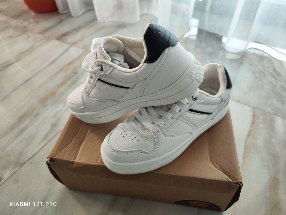 Adidași dama Ellesse