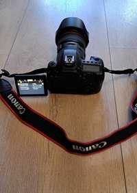 Aprat foto Canon 6D Mark 2 +  obiectiv 24-70 f2,8 varianta 2 și blitz