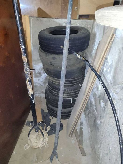 Продаться из дома мебель и вещи б/у. Дешево!