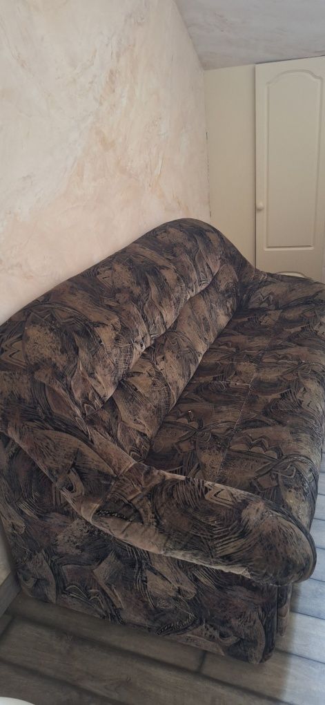 Продам диван в хорошем состоянии