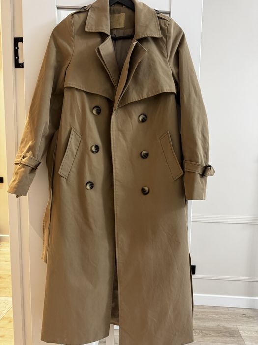 Плащ сатылады. Жұқа