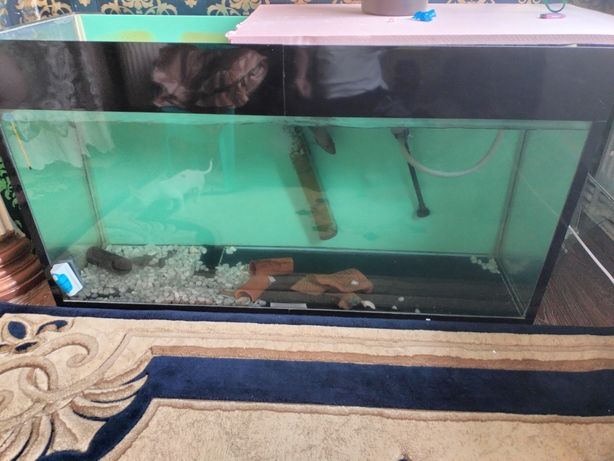 Продается акриловый аквариум
