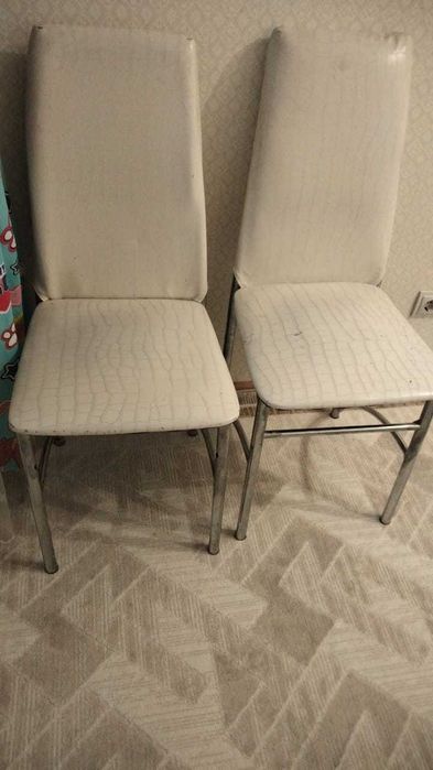 продам кухонные стулья