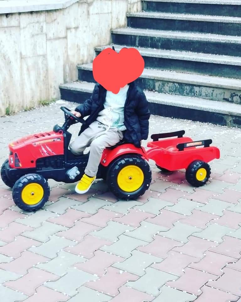 Tractor cu pedale