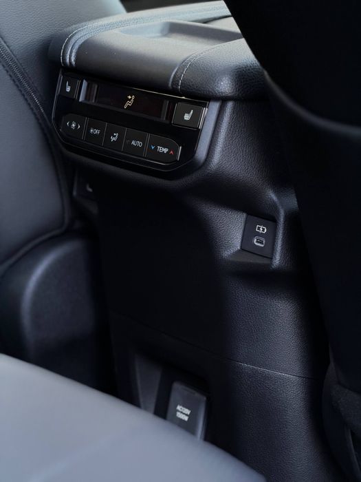 Toyota Grand Highlander Limited (HYBRID)