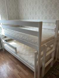 Кровать детская , кровать двухярусная , кроватка .