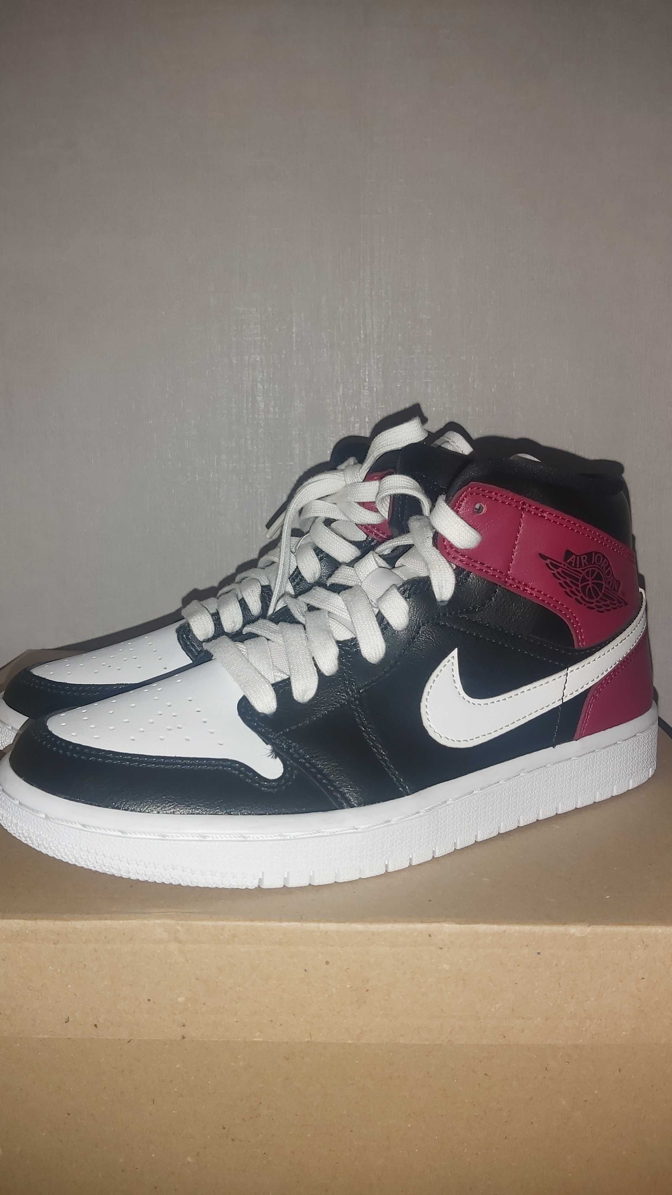 Nike Air Jordan 1 Mid - Номер 38