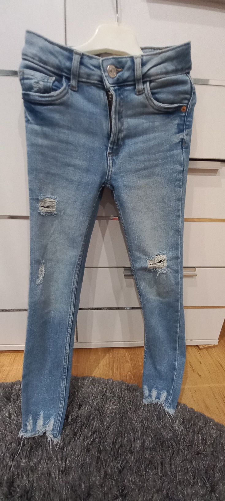 Дънково яке Reserved и дънки Zara