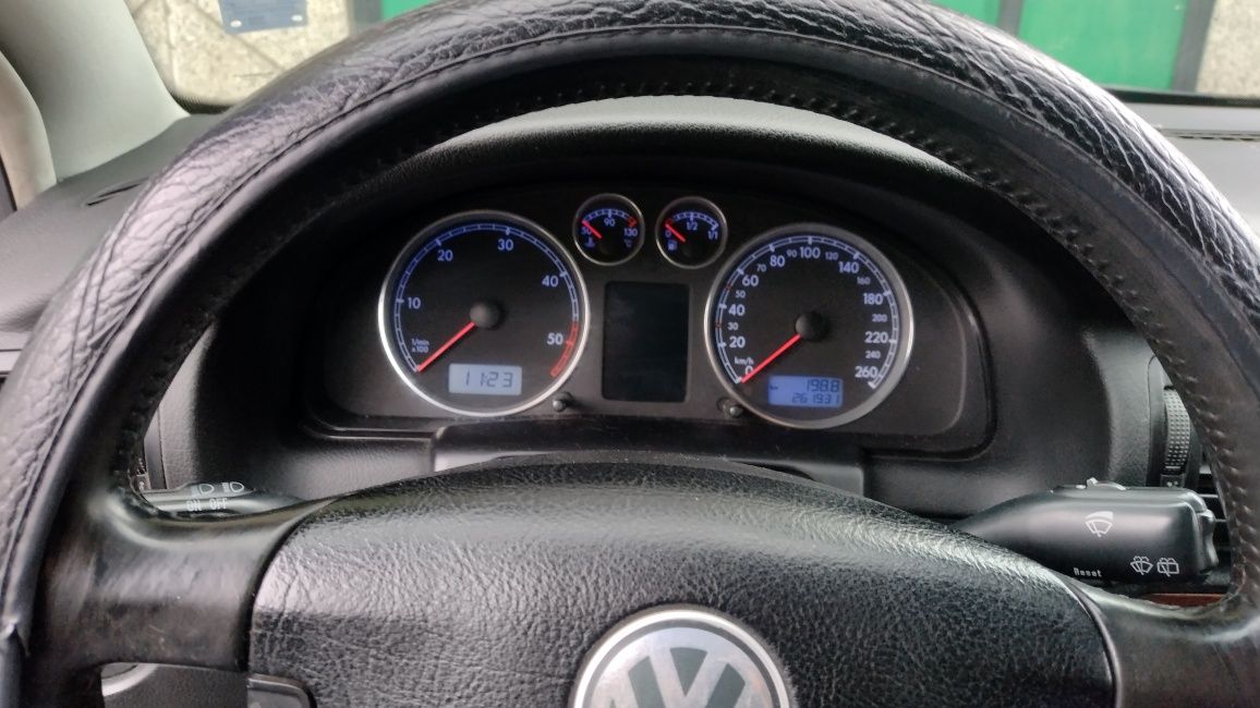 УНИКАЛЕН VW Passat 5.5