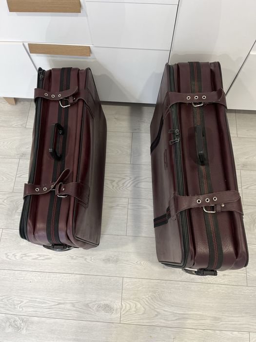 Винтидж кожени куфари за реквизит