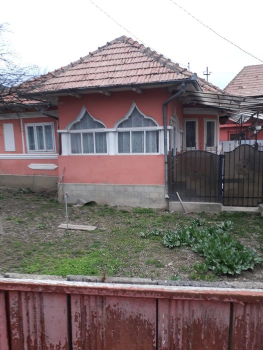 Casa 3 camere de vanzare
