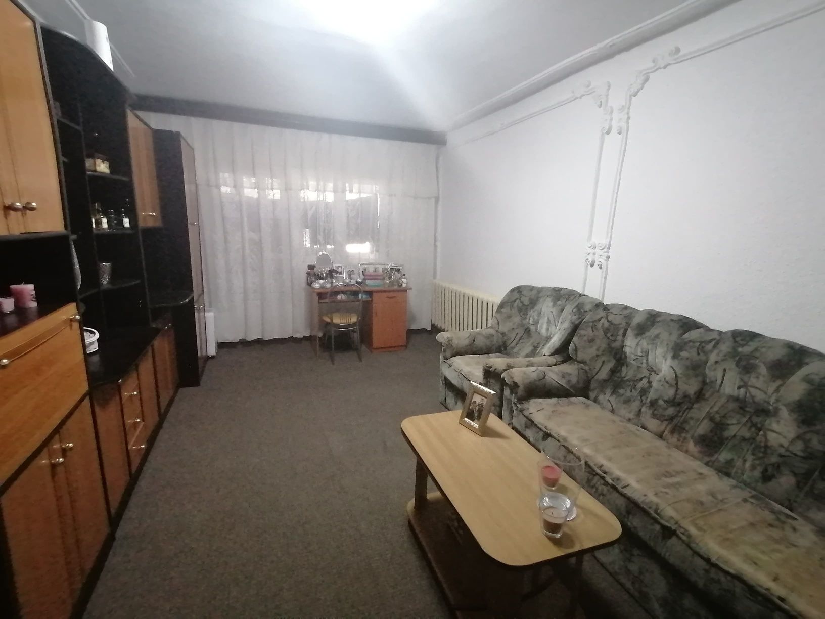 Vand apartament, la parter, cu 2 camere, zona Mihai Eminescu