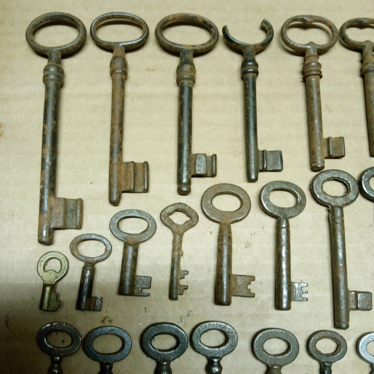 Ключове за брави на врати ретро