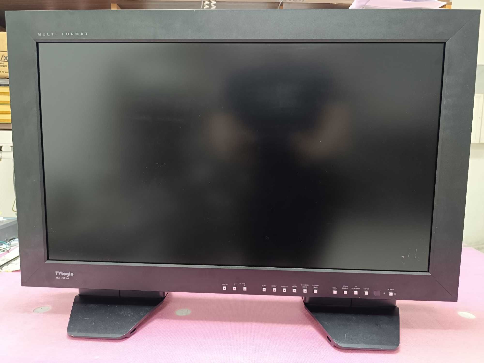 Продаю монитор телевизионный TVlogic LVM-321W