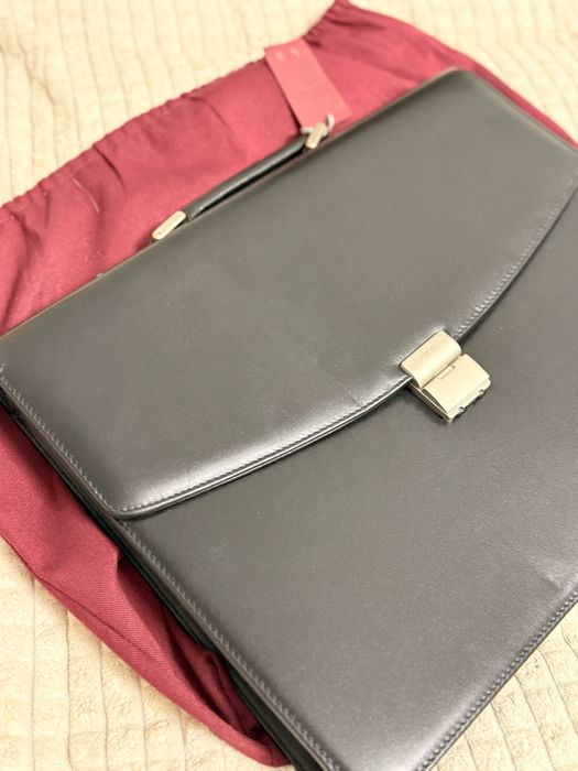 Продается кожаный портфель Petek 1855