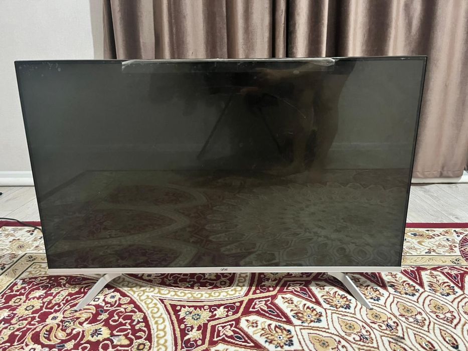 Продам смарт телевизор