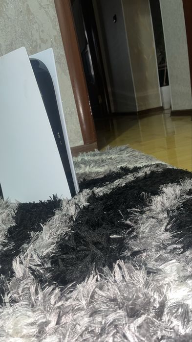 Продаю Ps5 в отличном состояние