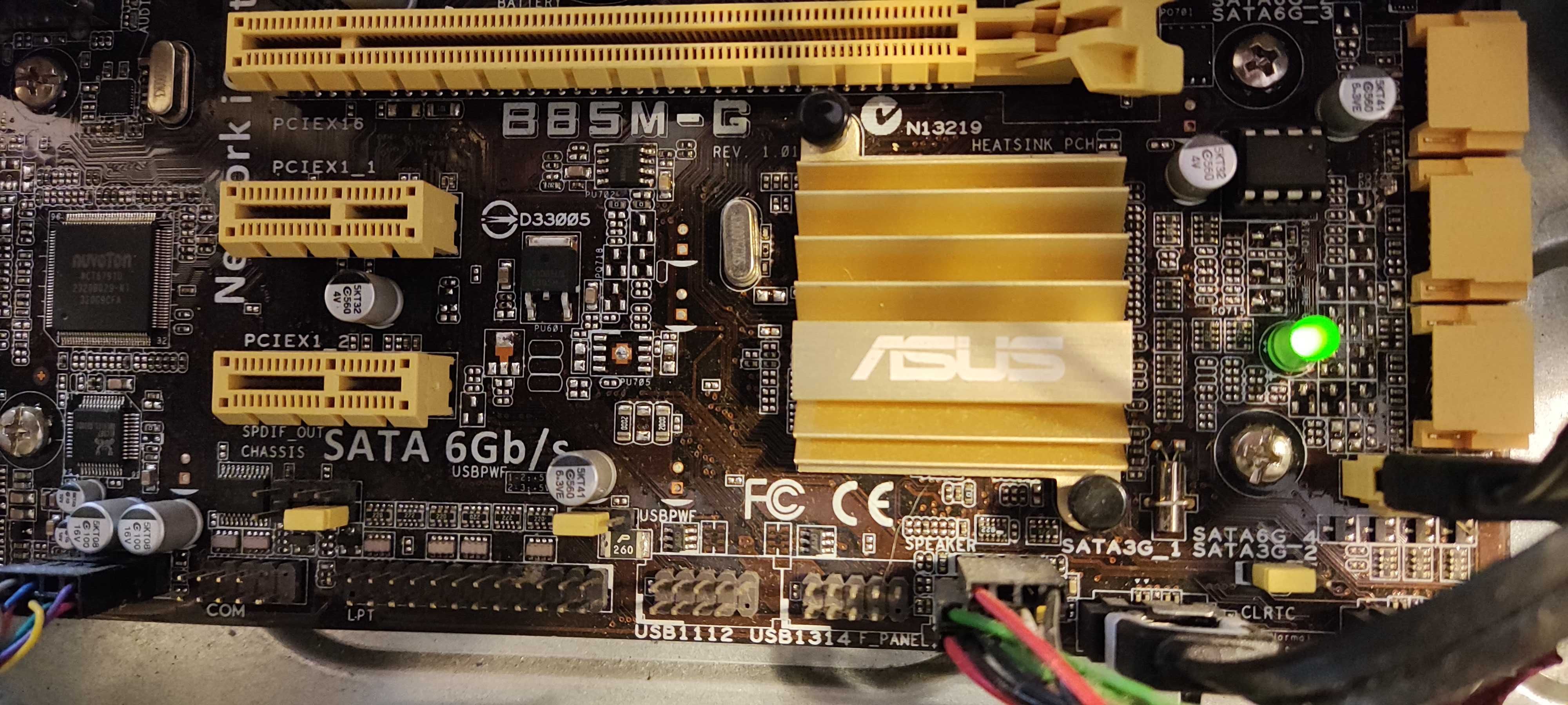 Placa de baza Asus B85M-G soket 1150 intel procesor generatia 4