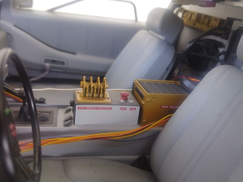 DELOREAN DMS 12 мащаб 1/8 Premium Автентична! 
Premium 1982г.
Автентич