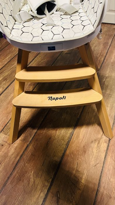 Дървено столче за хранене