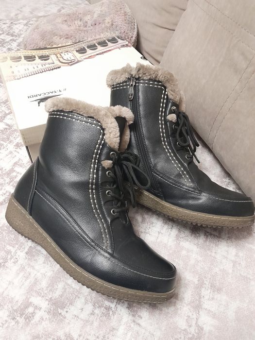 Продам зимние ботинки