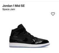 Jordan 1 mid SE.