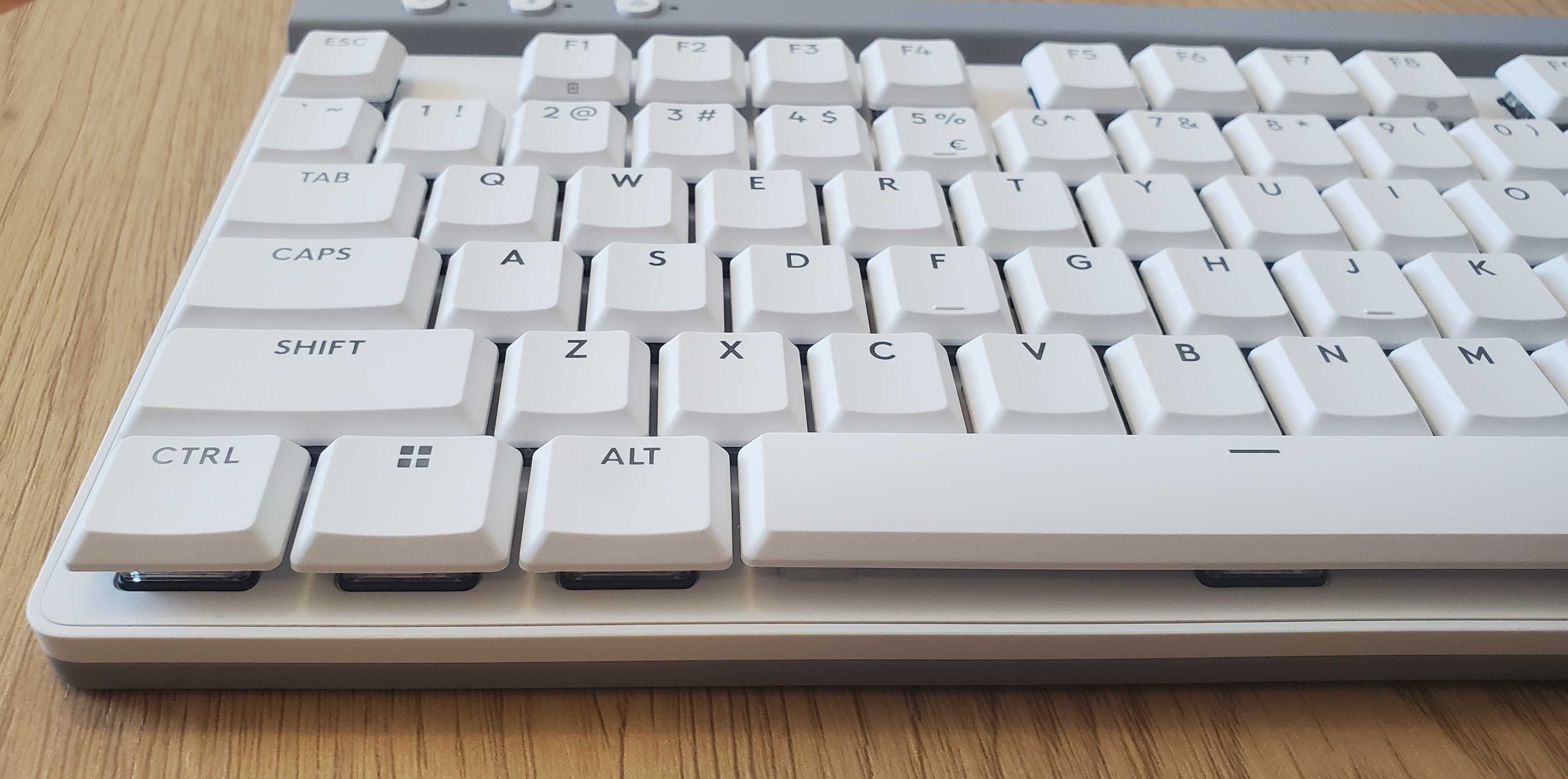 Клавиатура: Logitech G515 Lightspeed TKL, Wireless Tactile - Бяла