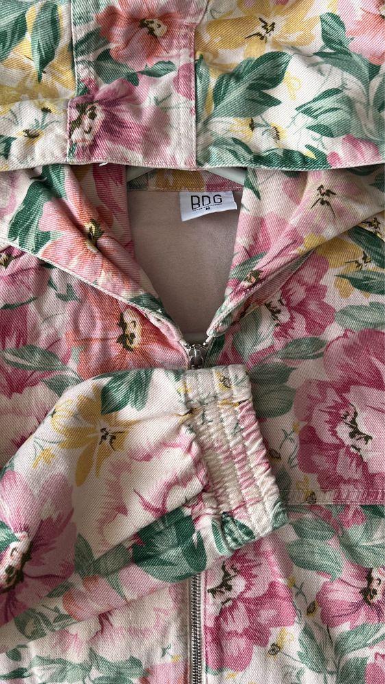 Дамско яке Urban outfitters тип бомбер от деним S-M
