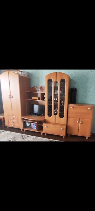 Продам горку для гостинной