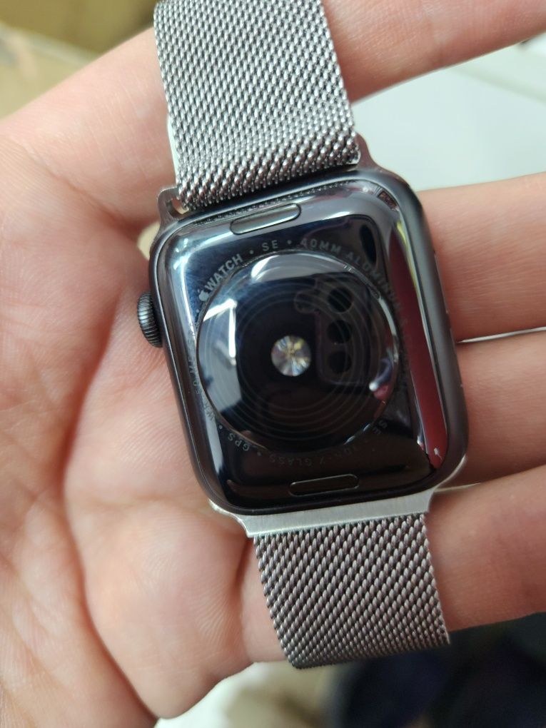 Apple watch se 40mm icloud