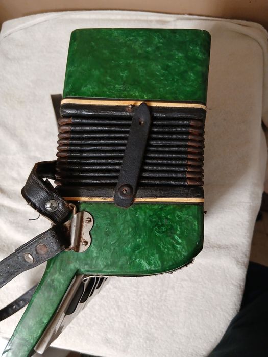 De vânzare acordeon e în stare Buna  de  funcționare si plata ramburs