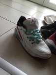 Vând jordan 4 max aura