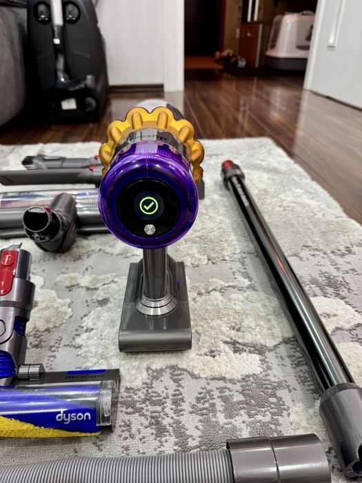 Aspirator vertical Dyson V15 absolut detect